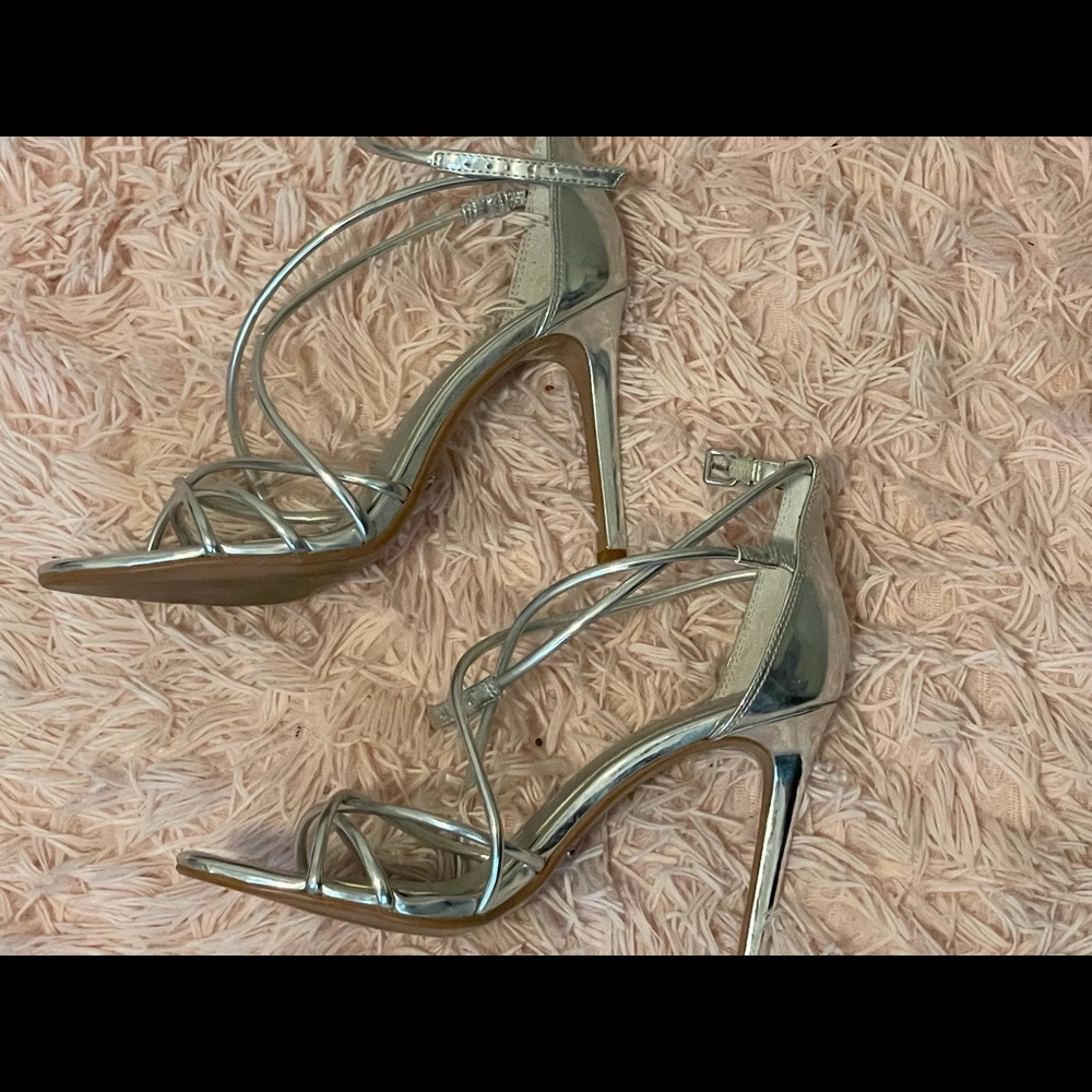 Silver Gianni Bini Pumps